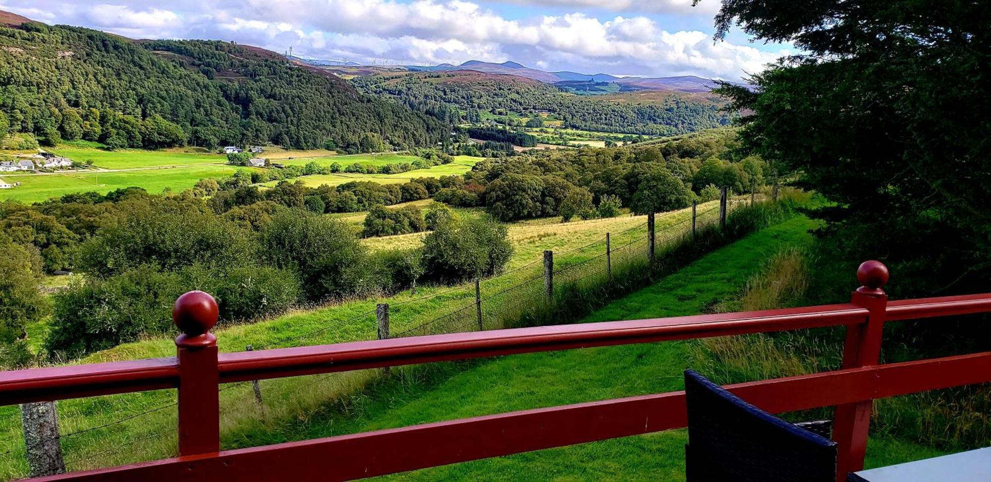 Highland Glen Lodges Rogart Exteriör bild